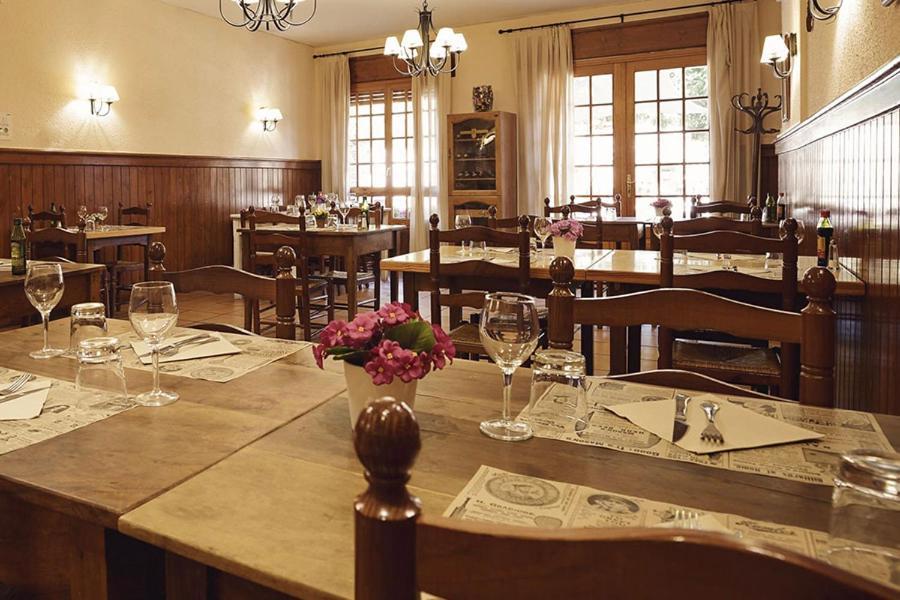 Hotel Lamoga Llavorsi Bagian luar foto